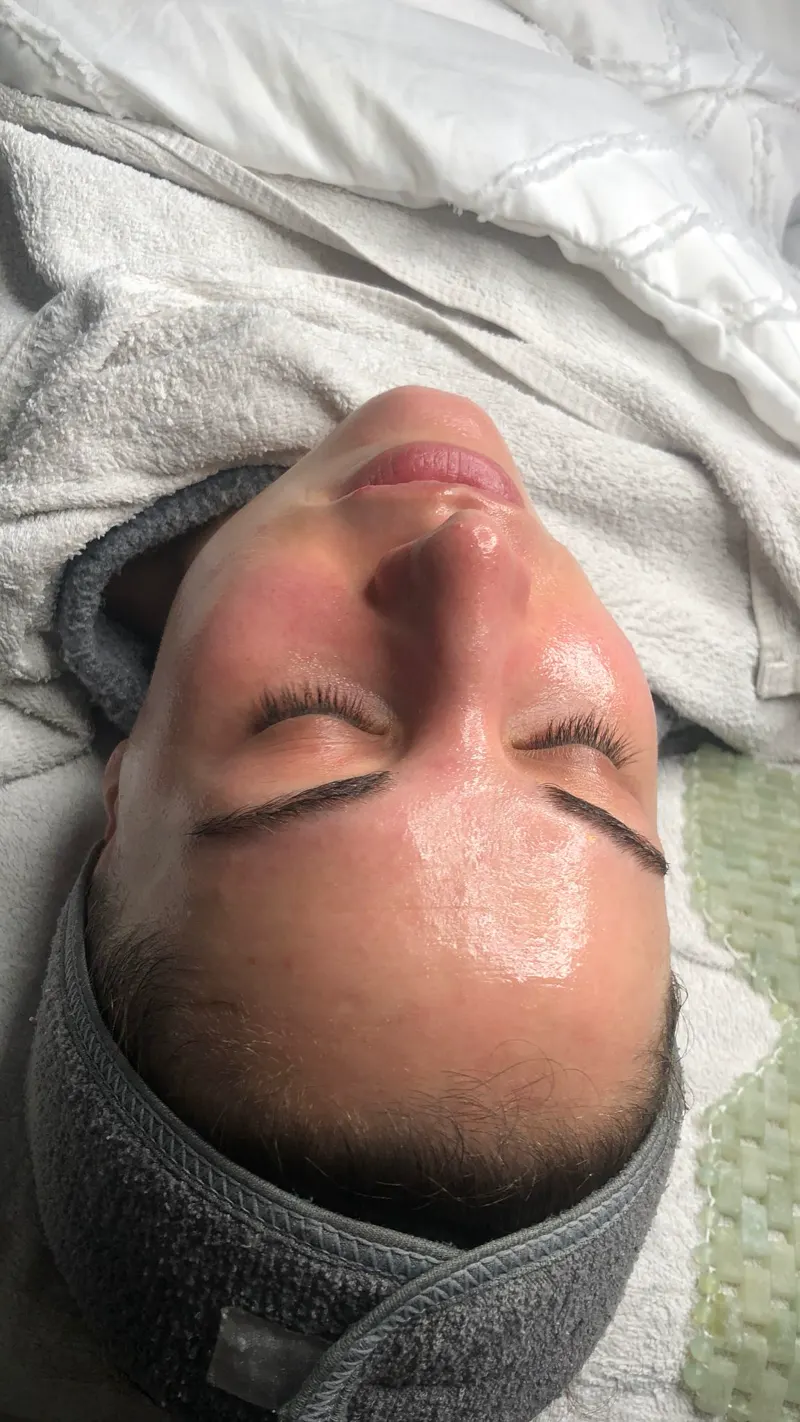 Wimpernlifting Ergebnis mit definierten Augenbrauen bei Beauty by Alina Blum Baden-Baden
